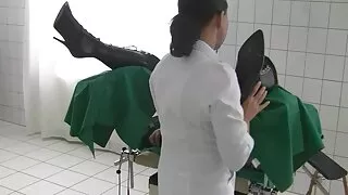 خوبصورت نوجوان بیویوں سے محبت ایک عجیب سگسی روسی دھچکا کام اور چوسنے کی عادت.