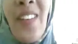 Stepdad فیلمهای سکسی روسی پودوں ربیبہ مساج کے دوران.