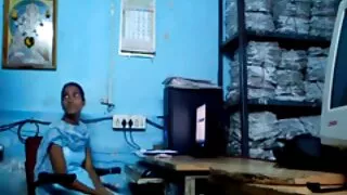 لینا پال اس کے کلیپ سکسی روسیه پچھواڑے میں ایک مرگا چھوڑ دیتا ہے.