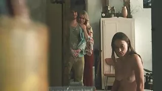 میں ایک دھچکا کام کرتا ہوں اور آئس فیلم سکسی روسی کریم کے ساتھ مذاق کرتا ہوں.