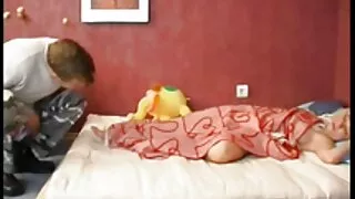 چیک فیلم سکسی روسی dildak کے ساتھ slotting پریکٹس.