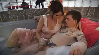 گرل ان ماساژ سکسی روسی کے pussies حرکت چاٹنا.