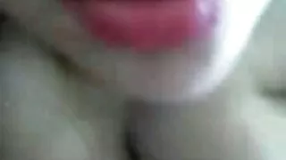 لڑکی کے پیشاب میں پتلون سکس روسیه ای اور خود fucks.